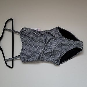 New DKNY One Piece Black and White Geometric Swim Suit Small